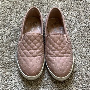 🎈 DONATED 🎈 casual kids sneakers